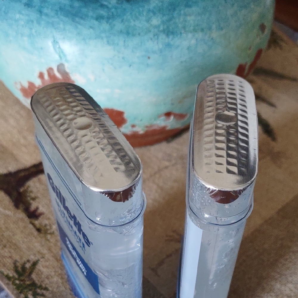 Gillette Ultimate Protection Deodorant - Picture 2 of 2